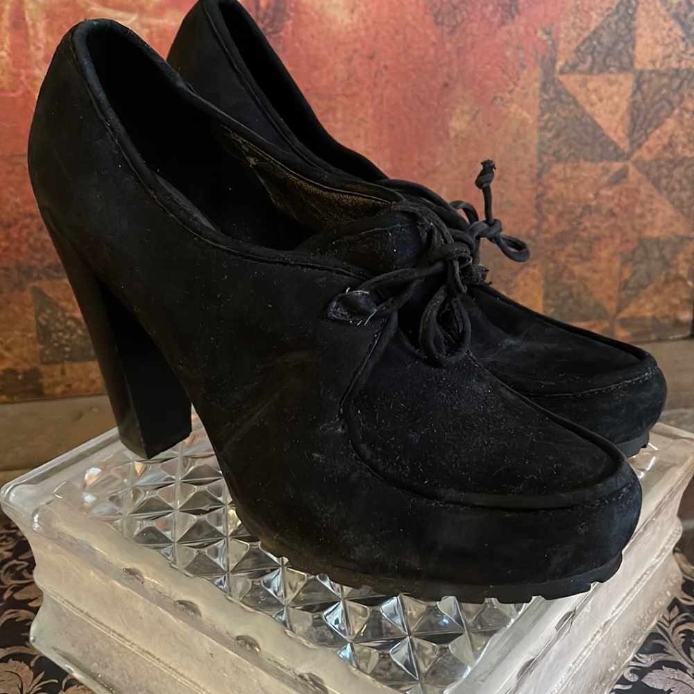 VINCE CAMIUTO Great loafer look VC heel
